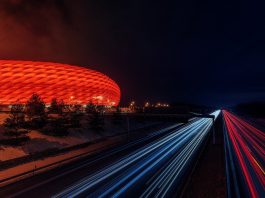 bayernmonaconews-bayern-monaco-allianz-arena-rosso-stadio